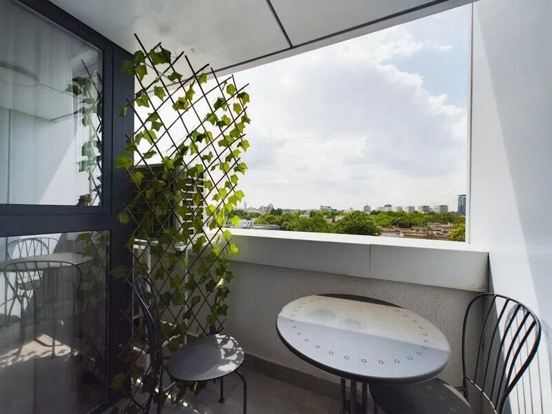 Barbu Vacarescu, 102 The Address,